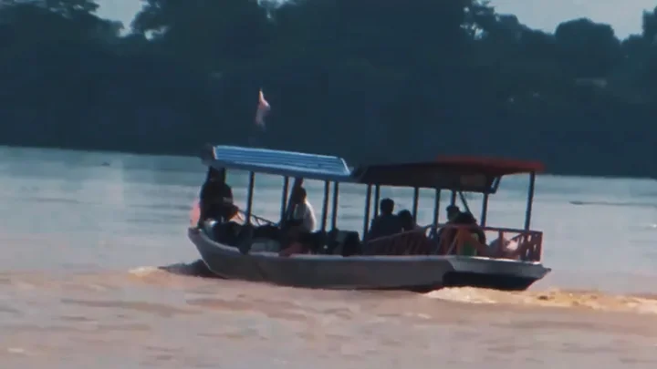 ฝ่าจุดเสี่ยงชายแดน “กัมพูชา” ใช้ขนสินค้าเลี่ยงภาษีอ้อมลาว เข้าทุบราคาเกษตรกรไทย