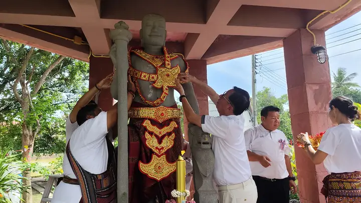 เปิดภาพพิธีถวายเครื่องสักการะบูชาพระเจ้าชัยวรมันที่ 7 อุทิศกุศลแด่ดวงวิญญาณ เหล่าทหารกล้า