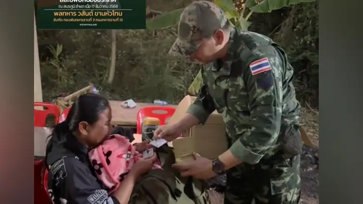 ภารกิจสุดท้ายของรุ่นพี่ หอบของใช้ “พลทหารเอสโซ่” ส่งคืนอ้อมกอดแม่ พร้อมคำลาพี่มาส่งแล้วน้อง