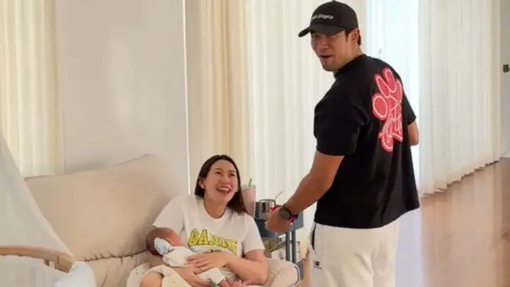 "เกรท วรินทร" จัดหนักรับขวัญหลานด้วยทองคำ 5 บาท ทำเอาแม่โฟมถึงกับลั่น "ถุงใหญ่มาก"