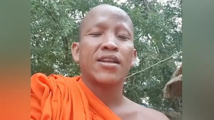 พระกัมพูชา ลั่น ไม่กลัวพวกมึงหรอก! พร้อมสละจีวรไปอยู่แนวหน้า แซะ พระไทยเอี่ยวสีกา