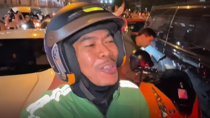 ไรเดอร์ตามหาลูกค้าคืนส่งท้ายปี งานนี้กว่าจะได้เจอกัน