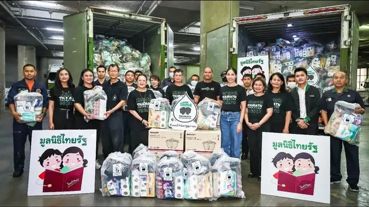 คาราวานมูลนิธิไทยรัฐ ส่งขบวนรถ “ยักษ์เขียว” ช่วยเหลือ 9 โรงเรียนไทยรัฐวิทยาที่ภาคใต้