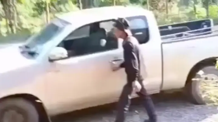 ล่าอดีตพระปืนโหด รัวกระสุน 6 นัด ทำคนบาดเจ็บ 3 ราย ฉุดสาวขึ้นรถหนี