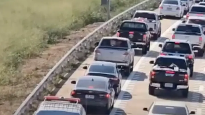 มอเตอร์เวย์ M6 โคราช ขาเข้ากรุงเทพฯ รถติดยาว 5 กม. ประชาชนทยอยเดินทางกลับกรุงเทพฯ